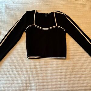 Forever 21 Black and White Long Sleeve Crop Top